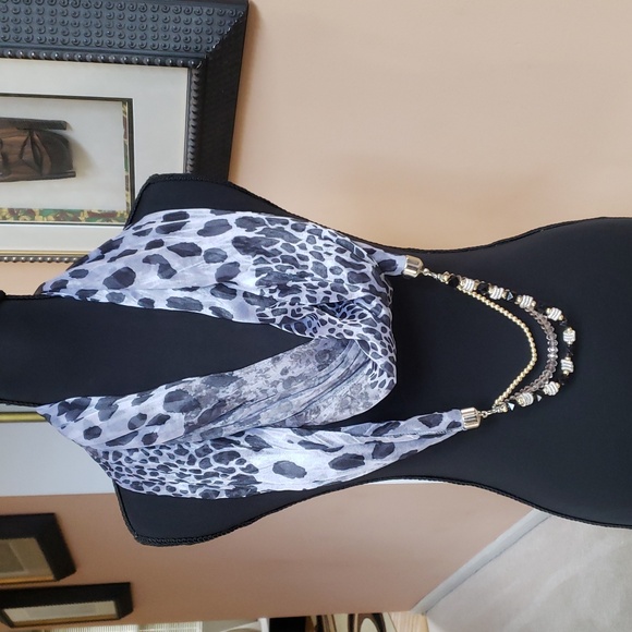 Black and Grey Leopard Necklace Scarf with Beaded Accents NWOT - Picture 3 of 12